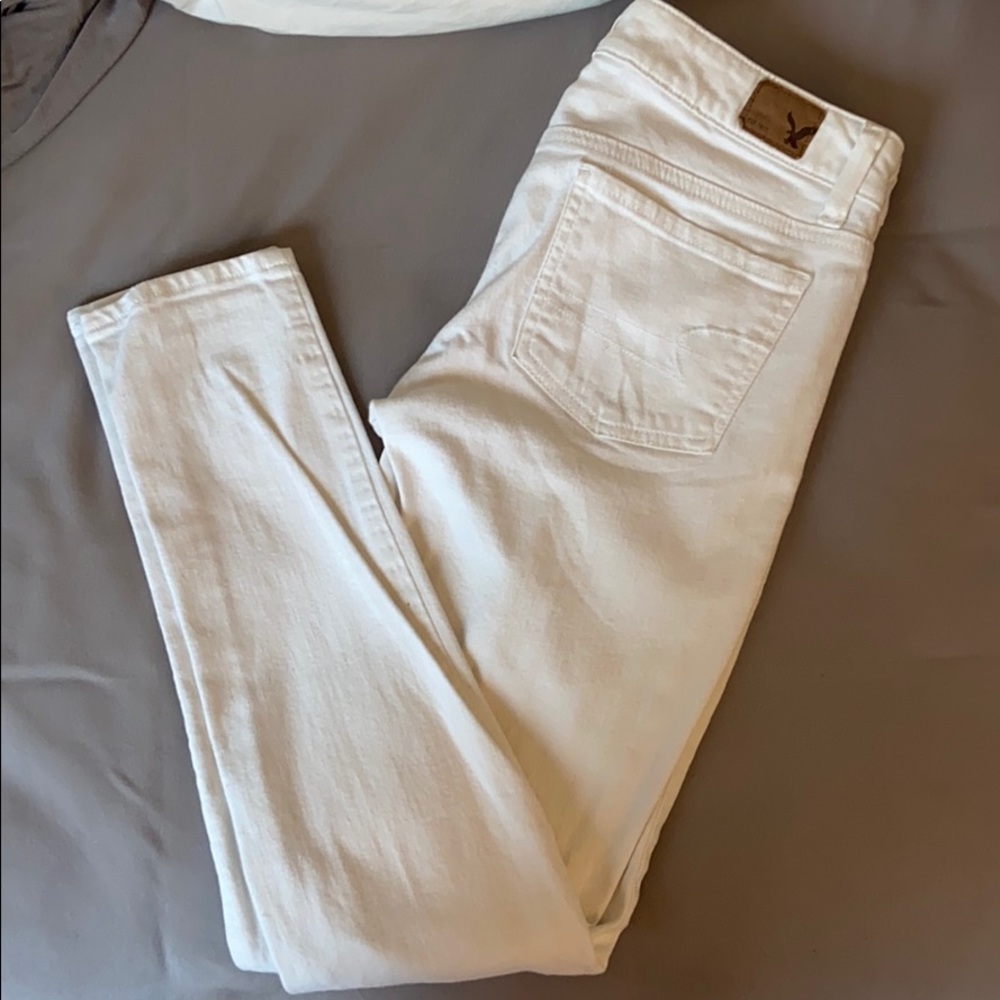 White denim jeans